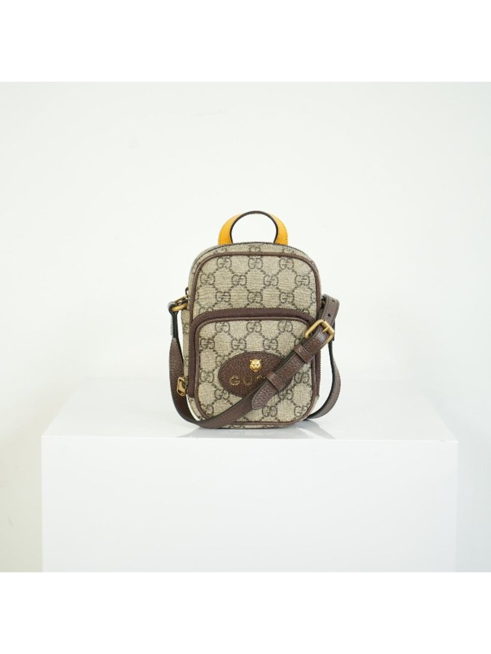 Gucci Neo Vintage GG Supreme Messenger Bag Feline